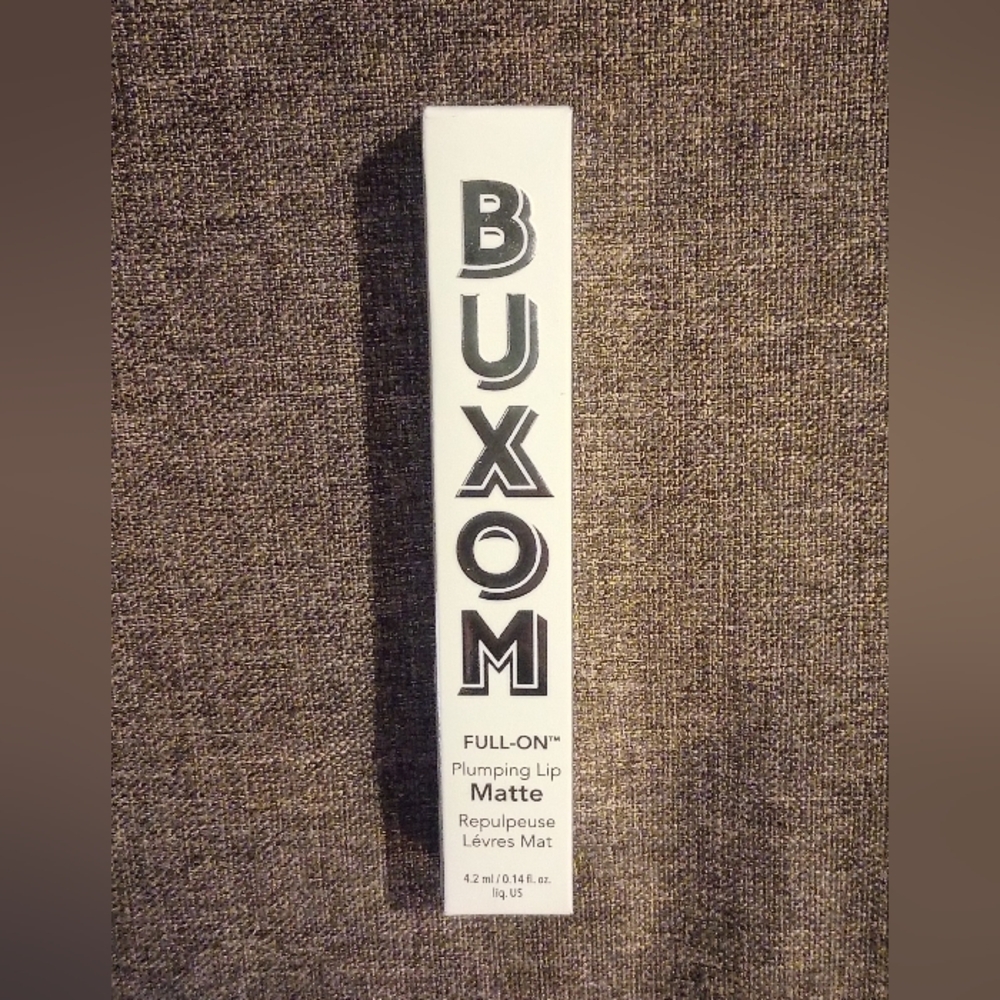 Buxom Full On lip plumper